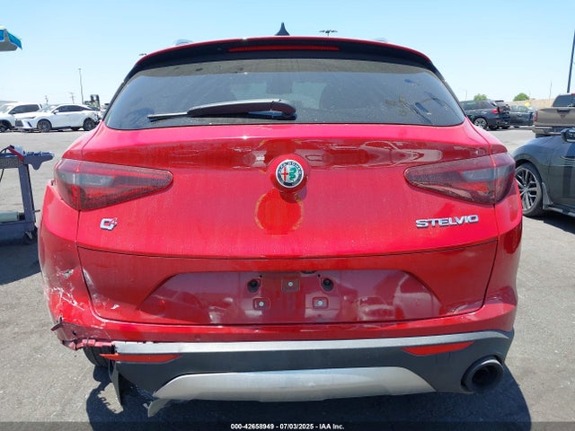 Alfa Romeo 2018 2018 ZASFAKAN3J7B97503 Image 16