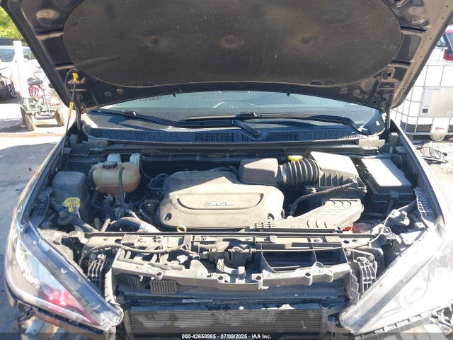 2C4RC1GG7HR603147 Chrysler 2017