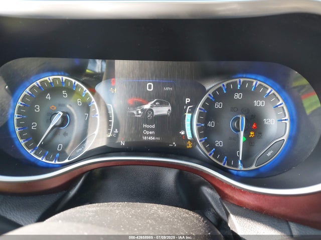 2C4RC1GG7HR603147 Chrysler 2017