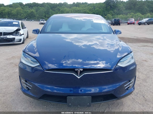 5YJXCAE21JF127039 Tesla 2018
