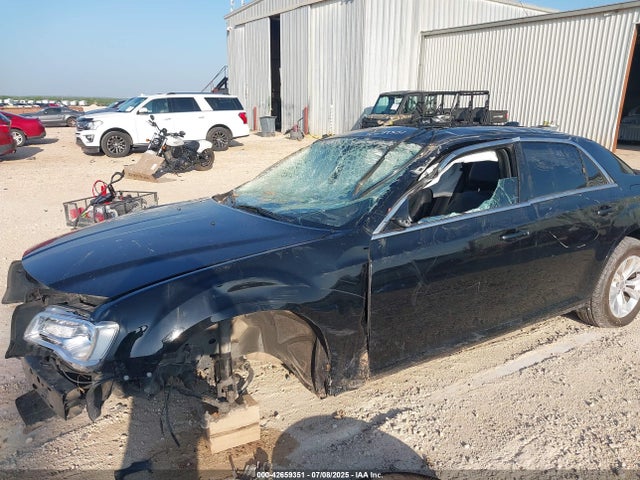 2C3CCAAG4FH894034 Chrysler 300