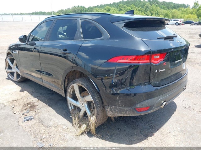2017 JAGUAR F-PACE SADCJ2BV3HA061593 Photo 2