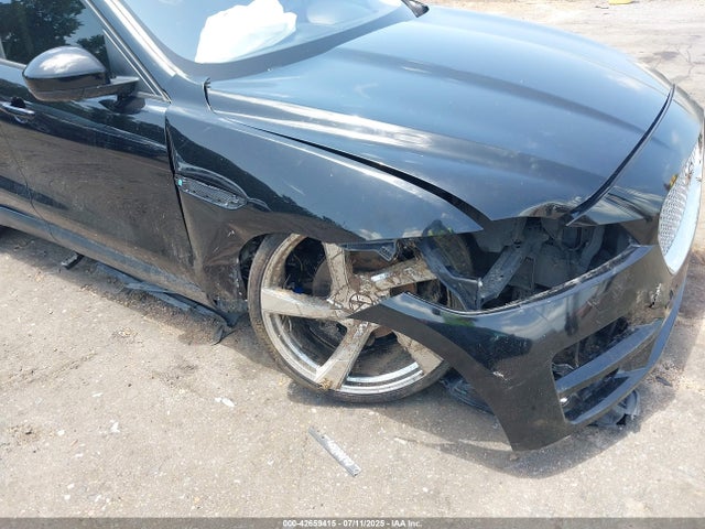 2017 JAGUAR F-PACE SADCJ2BV3HA061593 Photo 5