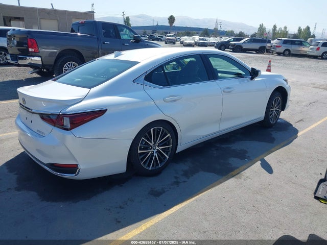 Lexus a25a-fxs 2025 58ADA1C14SU065278 Image 4
