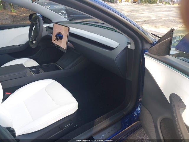 2025 TESLA MODEL 3 5YJ3E1EA9SF987661 Photo 4