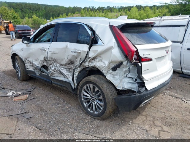 2024 CADILLAC XT4 1GYFZDR43RF147835 Photo 2