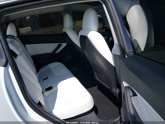 2022 TESLA MODEL Y 7SAYGDEE6NF367300 Photo 7