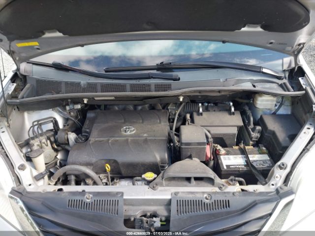 2011 TOYOTA SIENNA 5TDKK3DC3BS013432 Photo 9