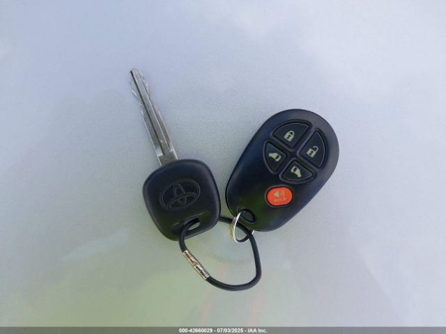 2011 TOYOTA SIENNA 5TDKK3DC3BS013432 Photo 10