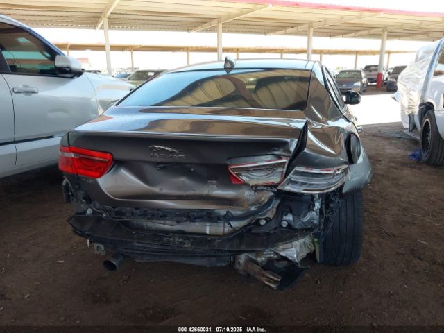 2018 JAGUAR XE SAJAN4GX3JCP36853 Photo 5