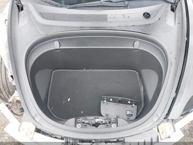5YJ3E1EA8KF313260 Tesla MODEL 3