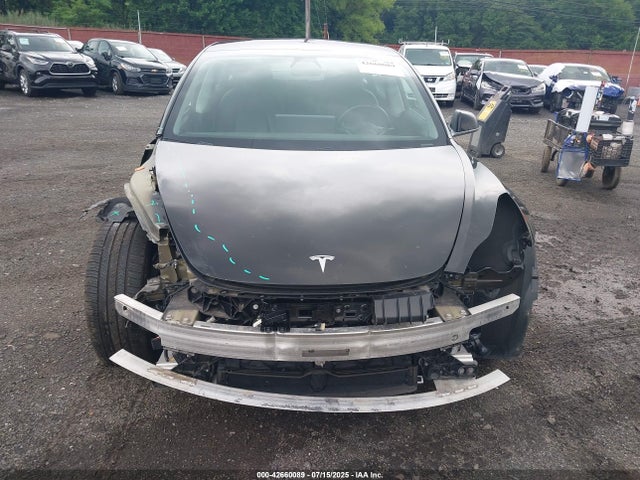 5YJ3E1EA8KF313260 Tesla MODEL 3