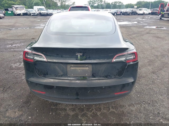 5YJ3E1EA8KF313260 Tesla MODEL 3