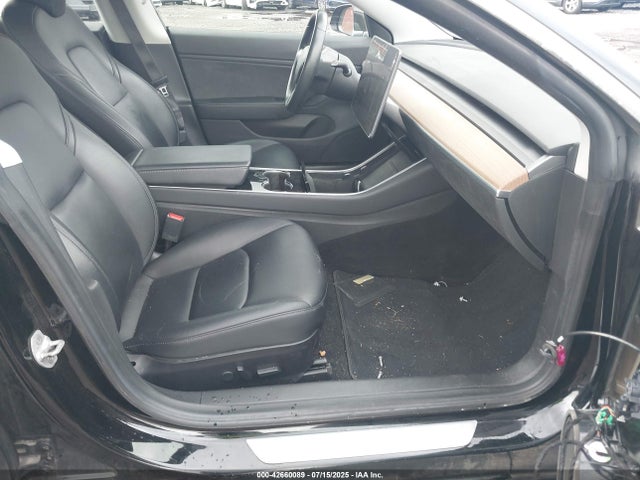 5YJ3E1EA8KF313260 Tesla MODEL 3