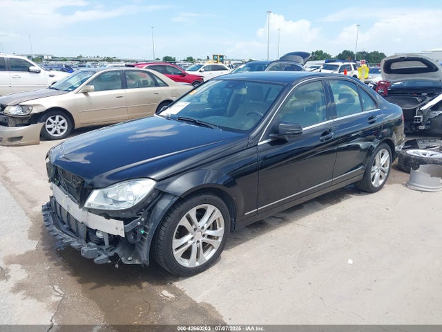 WDDGF4HBXEA965658 Mercedes-Benz C-Class