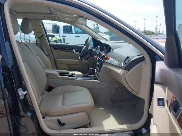 WDDGF4HBXEA965658 Mercedes-Benz C-Class