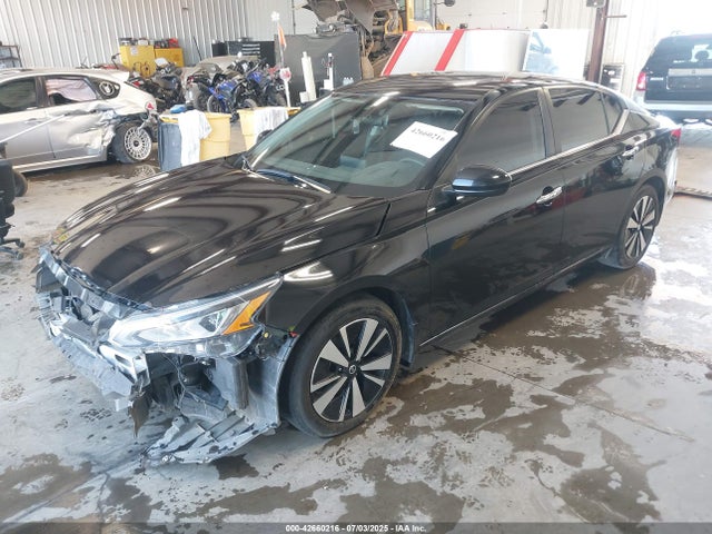 Nissan 2022 2022 1N4BL4DV8NN378550 Image 2