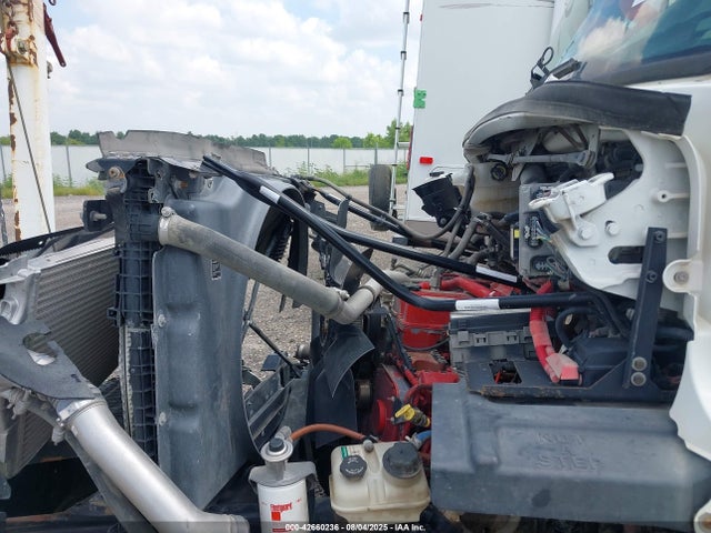 1FVHG5CY9GHHR8336 Freightliner Cummins Isl