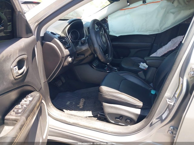 3C4NJCCB4KT802171 Jeep 2019
