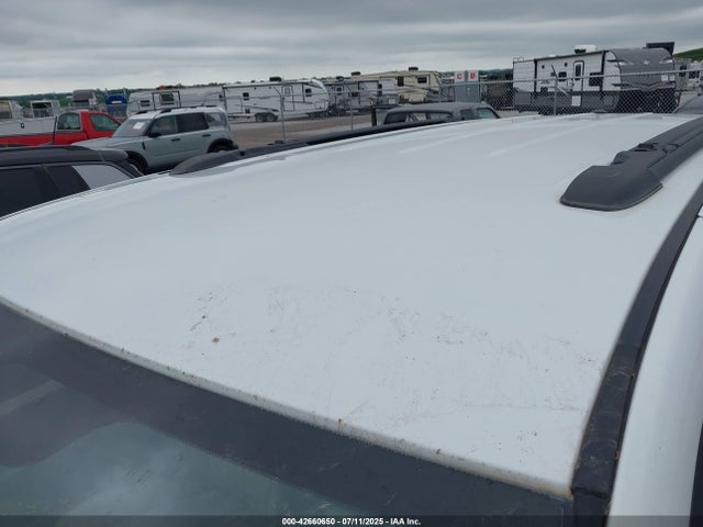 2C4RC1CG8ER132840 Chrysler Town and Country