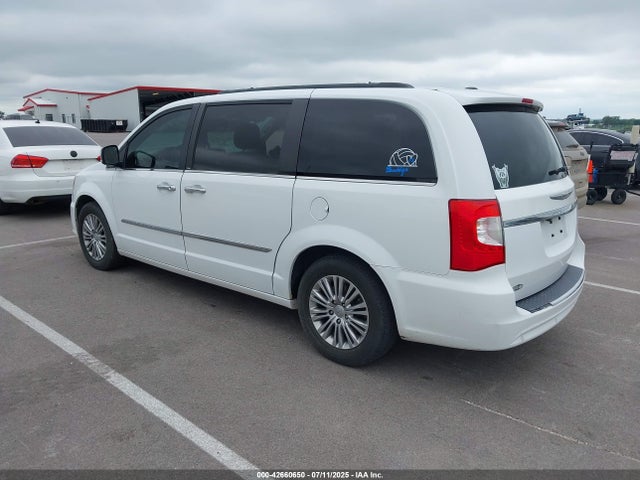 2C4RC1CG8ER132840 Chrysler Town and Country