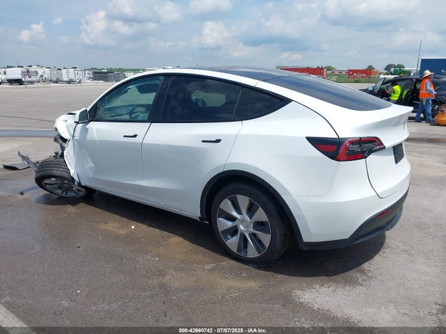 2021 TESLA MODEL Y 5YJYGAEE5MF297380 Photo 2