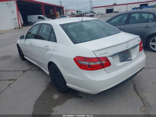 2013 MERCEDES-BENZ E 350 WDDHF8JB0DA685994 Photo 2