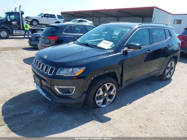 3C4NJDCB8MT504862 Jeep 2021