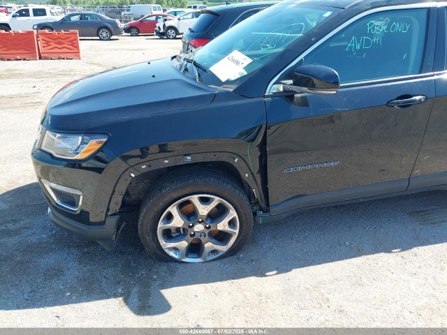 3C4NJDCB8MT504862 Jeep 2021