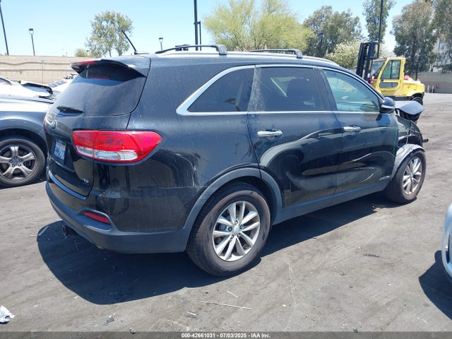 5XYPGDA52HG233427 KIA 2017