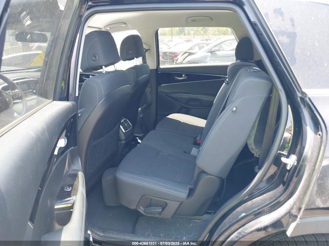 5XYPGDA52HG233427 KIA 2017