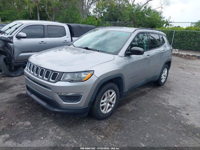 3C4NJCAB9JT318935 Jeep Compass