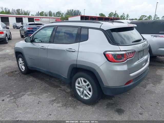 3C4NJCAB9JT318935 Jeep Compass