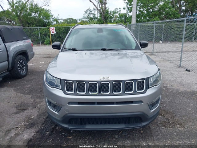 3C4NJCAB9JT318935 Jeep Compass