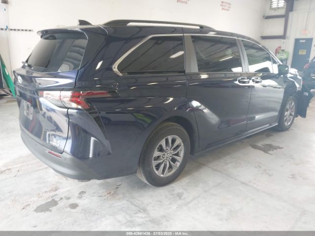 2023 TOYOTA SIENNA 5TDYRKEC2PS145751 Photo 3