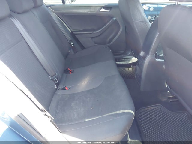 3VW2K7AJ7FM249112 Volkswagen 2015