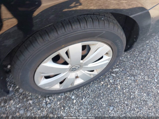 3VWD17AJ0EM393384 Volkswagen 2014