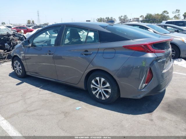2021 TOYOTA PRIUS PRIME JTDKAMFPXM3170372 Photo 2