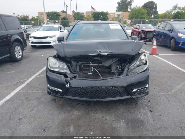 WDDGF4HB8EA940242 Mercedes-Benz C-Class