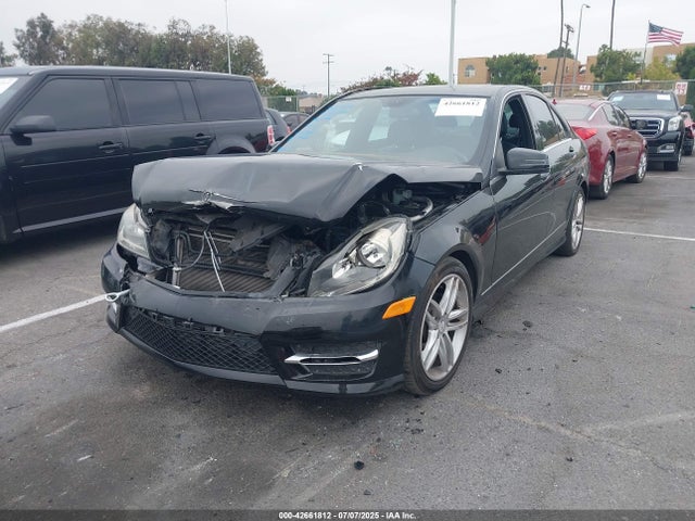 WDDGF4HB8EA940242 Mercedes-Benz C-Class