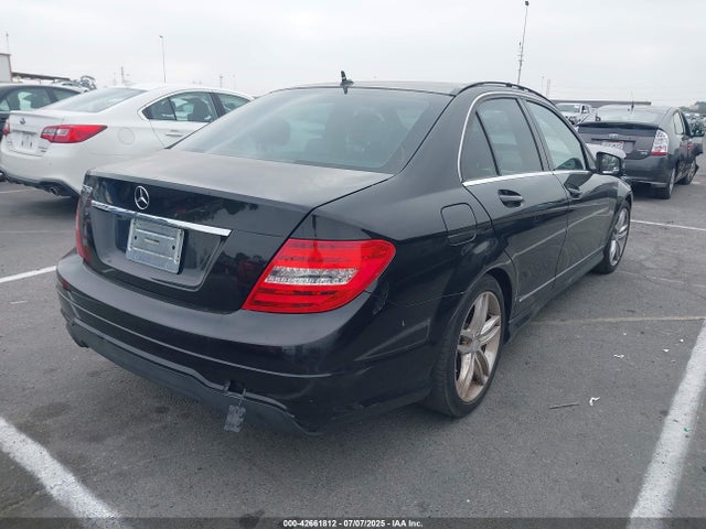 WDDGF4HB8EA940242 Mercedes-Benz C-Class