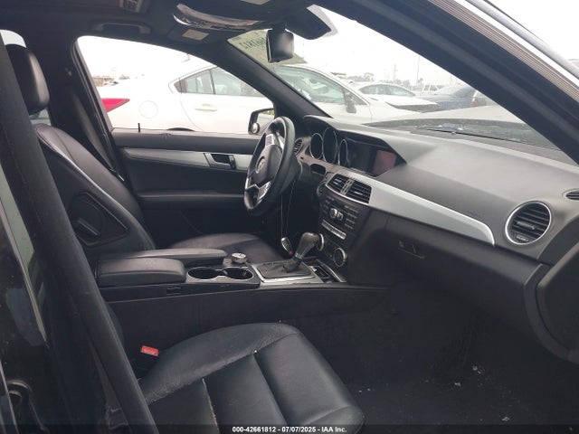 WDDGF4HB8EA940242 Mercedes-Benz C-Class