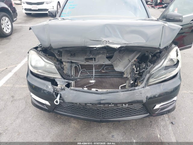 WDDGF4HB8EA940242 Mercedes-Benz C-Class