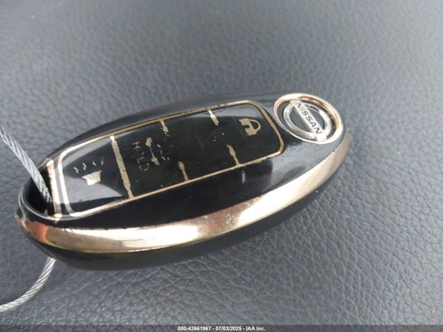 KNMAT2MV5HP610931 Nissan 2017