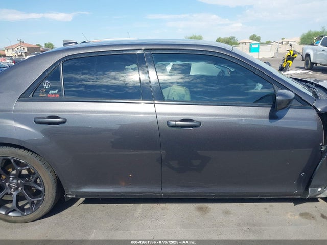 2C3CCABG2KH562831 Chrysler 300