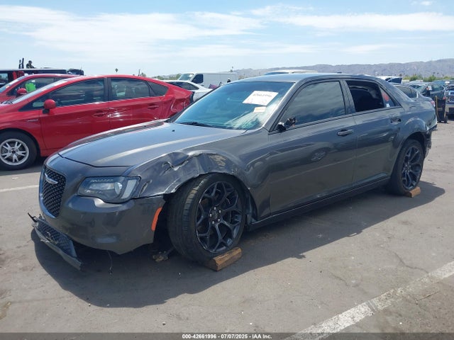2C3CCABG2KH562831 Chrysler 300
