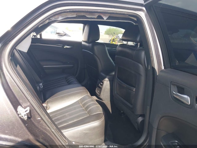2C3CCABG2KH562831 Chrysler 300
