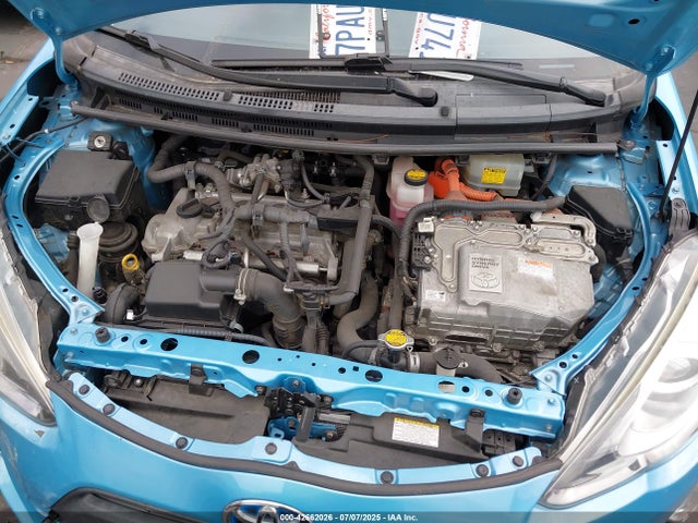 JTDKDTB37F1102047 Toyota 1nz-fxe+1lm