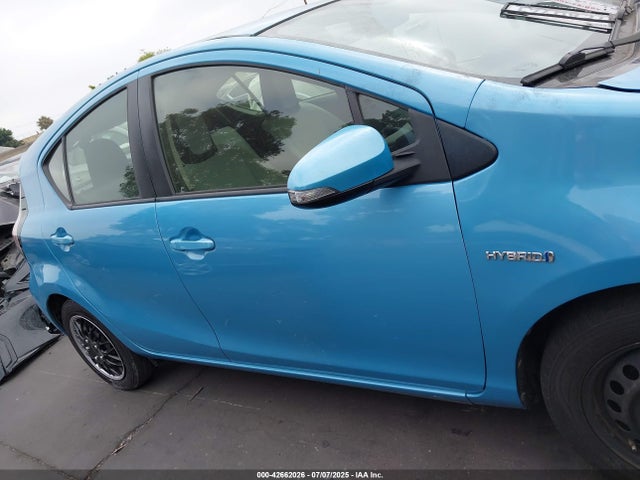 JTDKDTB37F1102047 Toyota 1nz-fxe+1lm