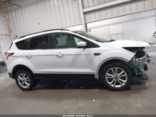 1FMCU9G90HUB90733 Ford 2017